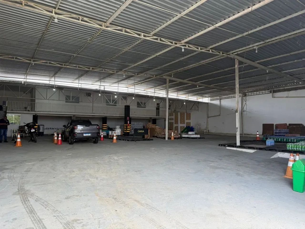 Imóvel para aluguel com 950 metros quadrados em Centro - Queimadas - PB