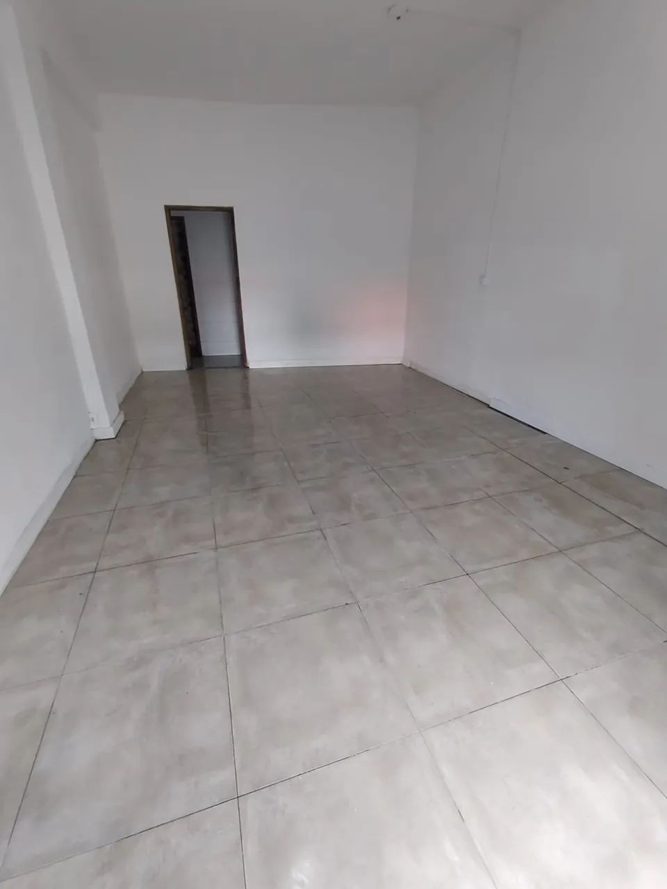 Loja comercial na Av JK