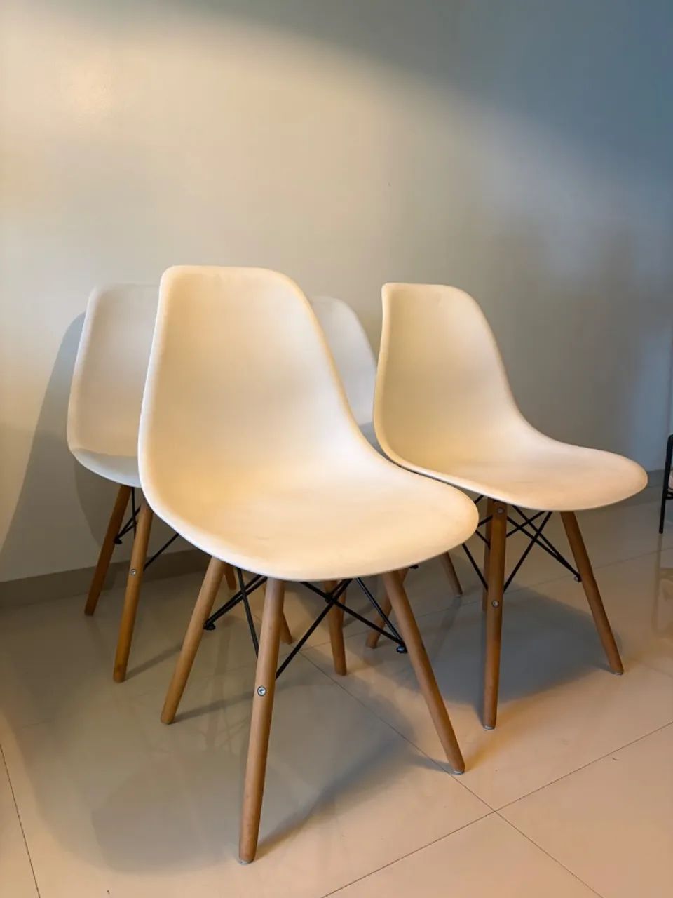 Mesa Eames MDF (90cm) com 4 cadeiras - Foto 5