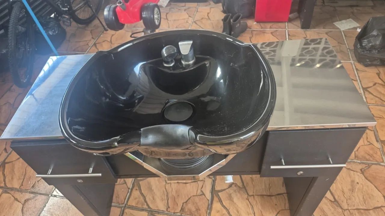 Lavatório com bancada inox com tomadas embutidos  - Foto 4
