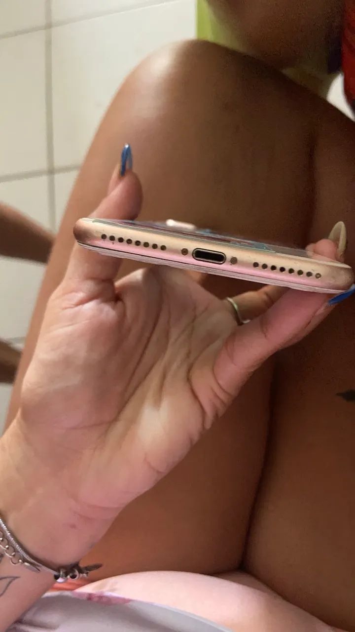 Vendo iPhone 8 Plus ( a trás está trincado) - Foto 5