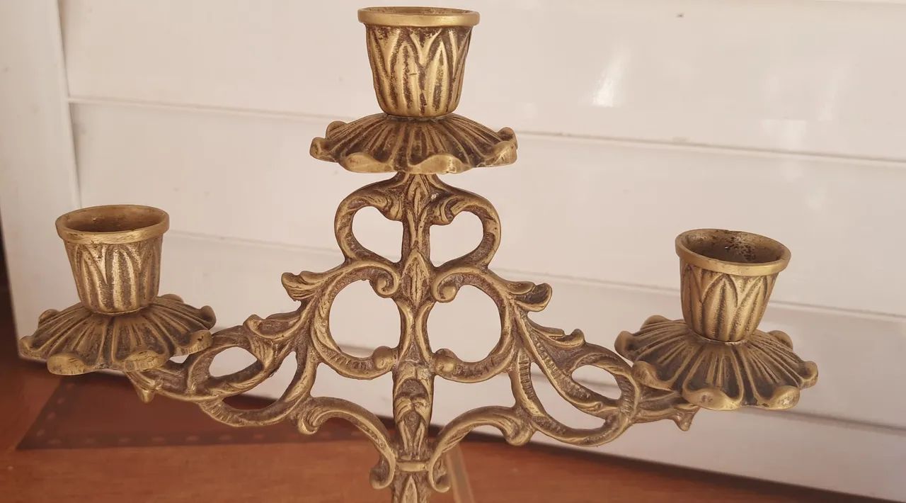 Vendo castiçal de bronze, 3 velas - Foto 3