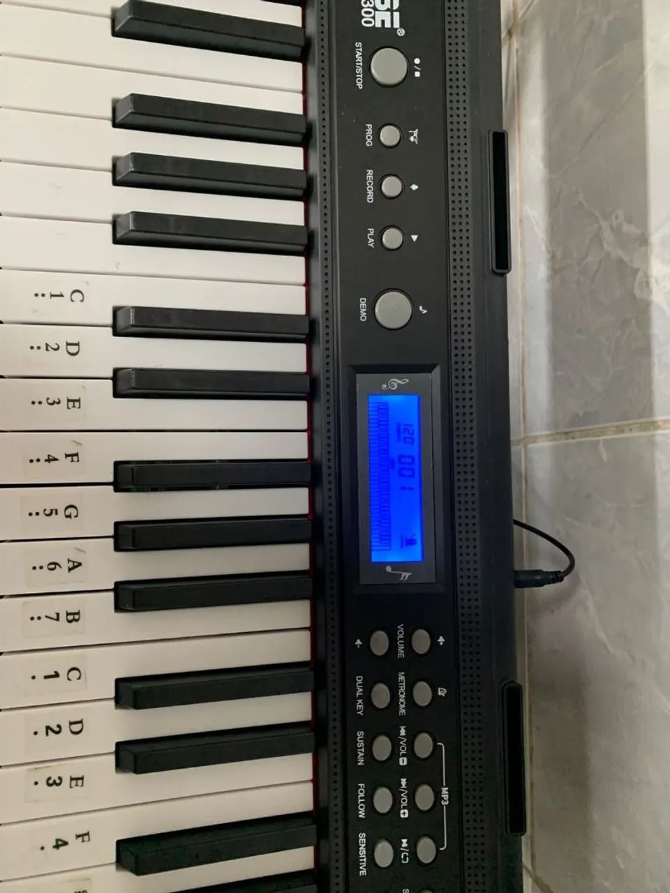 Kit Teclado Musical Eletrônico Kobe KB-300 5/8 61 Teclas