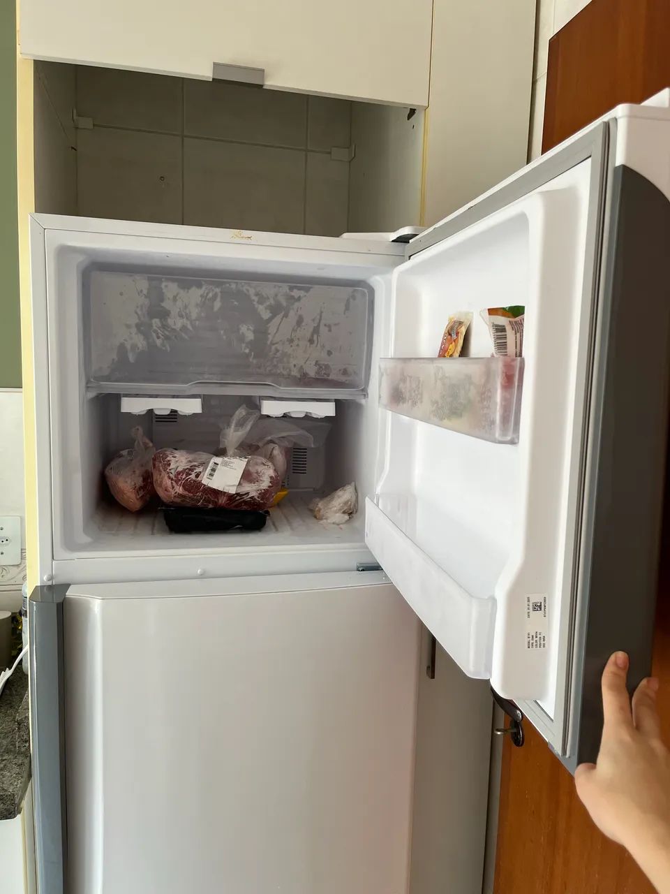 Geladeira panasonic 387 litros muito nova - Foto 5