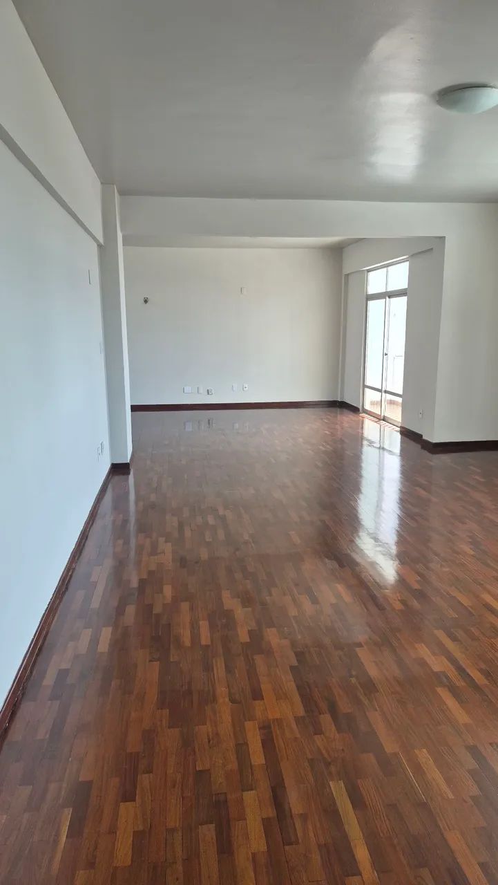 ALUGA-SE APARTAMENTO no Edifício DOM LEÔNIDAS 