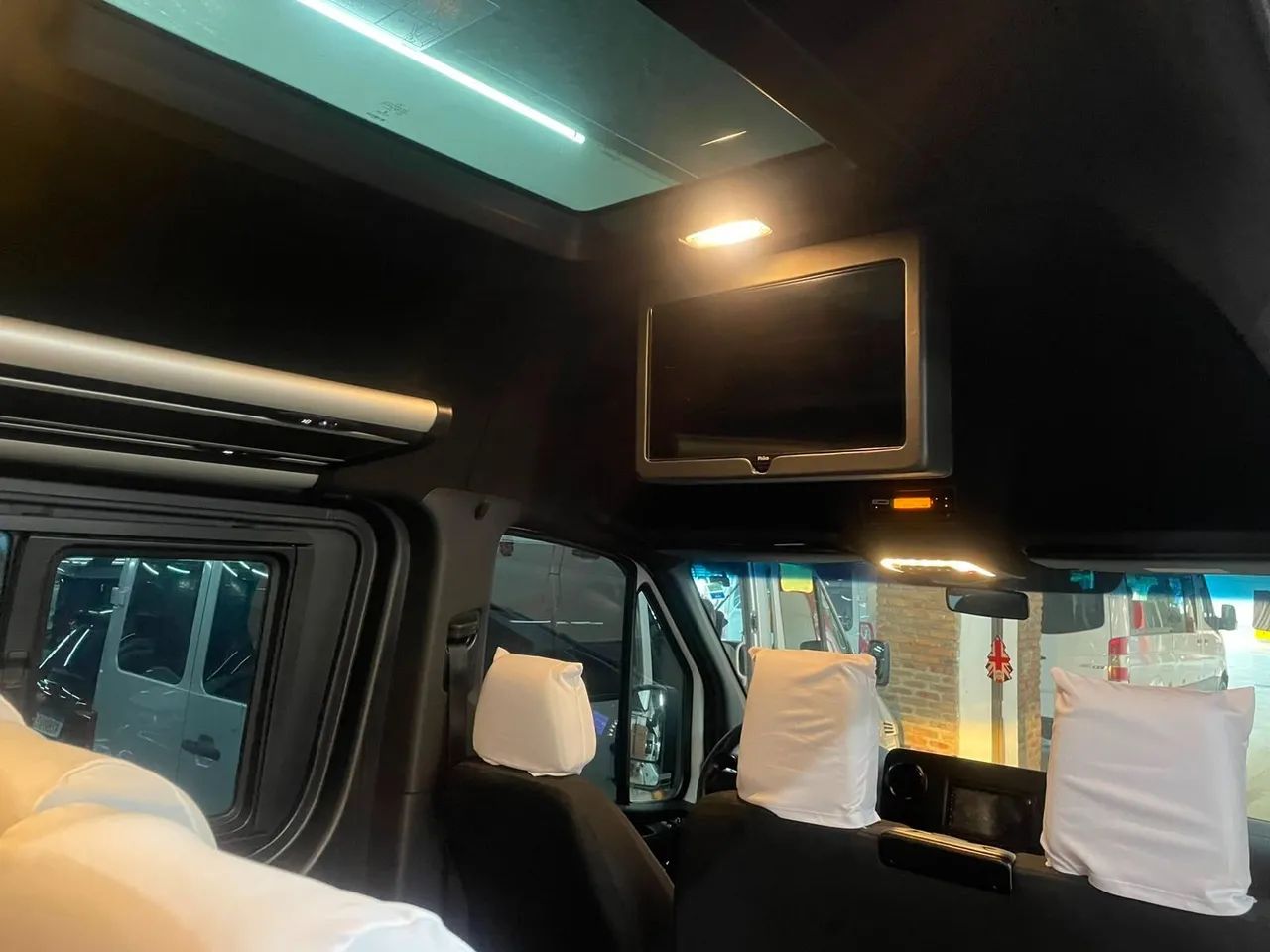  VAN PARA TURISMO, VIAGENS E FRETAMENTOS - Foto 5