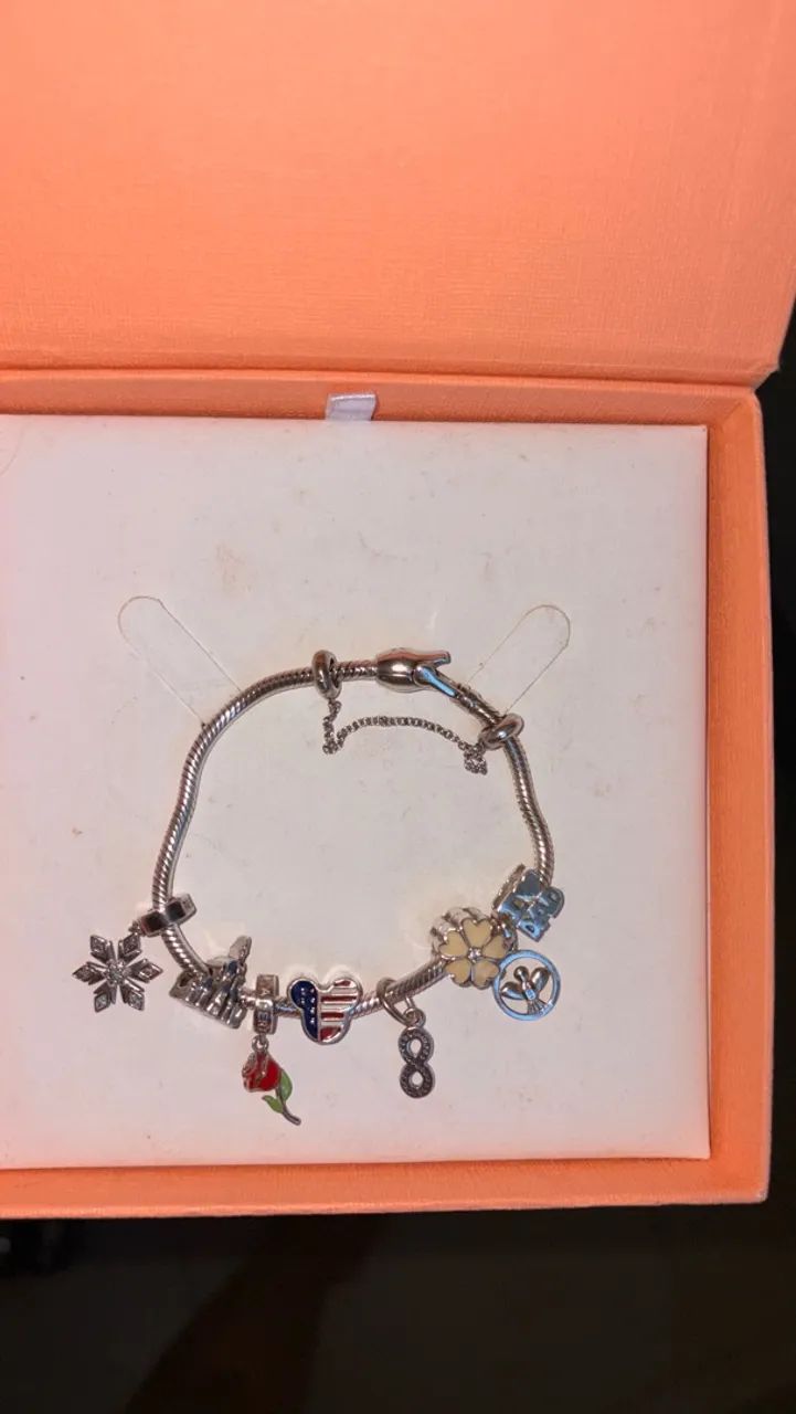 pulseira vivara com 9 berloques 