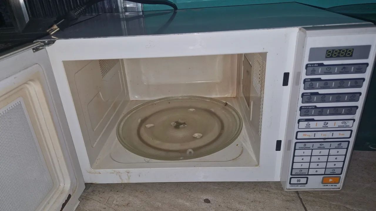 Micro-ondas midea 35 litros em perfeito estado - Foto 2