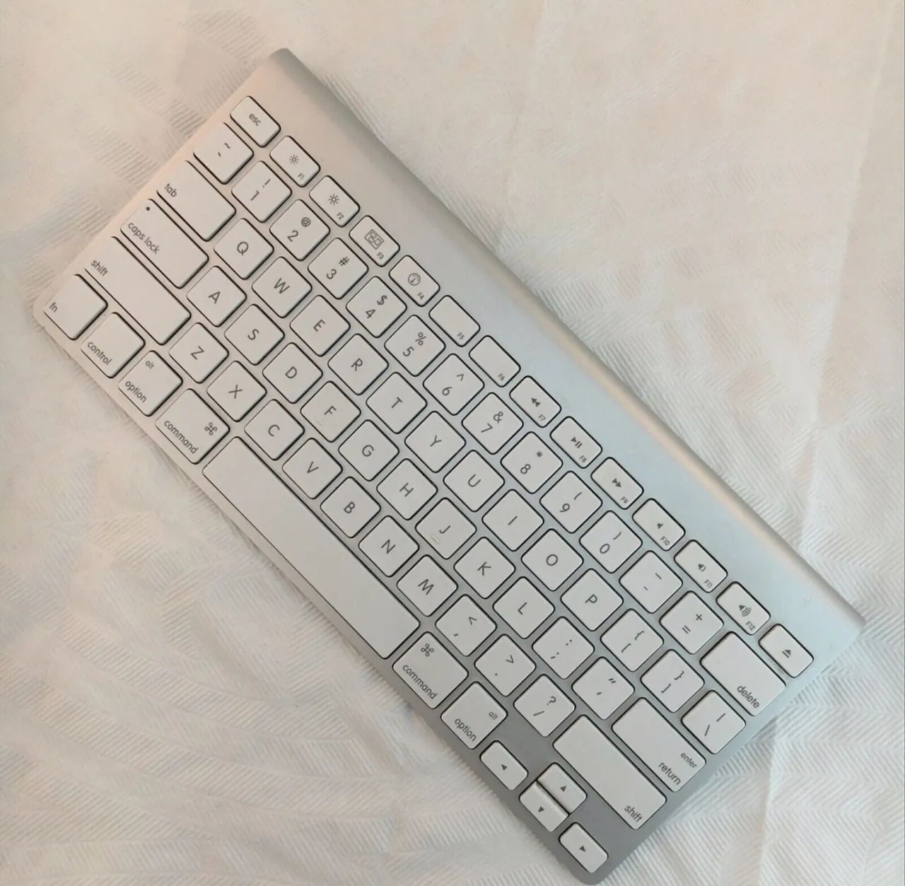 Teclado Apple Magic original Bluetooth/modelo A1314 - Foto 3