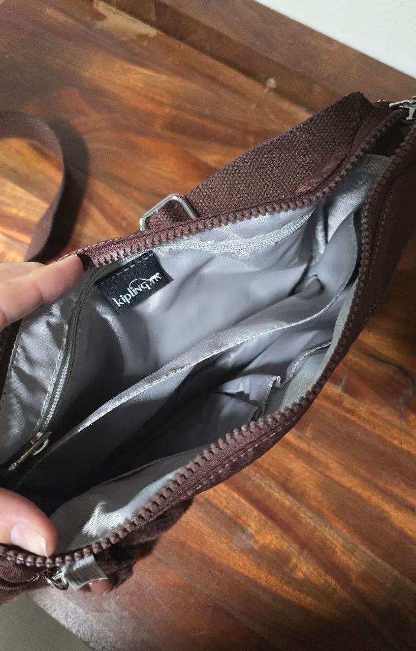 Bolsa Kipling Feminina Transversal Marrom Com Macaquinho - Foto 3
