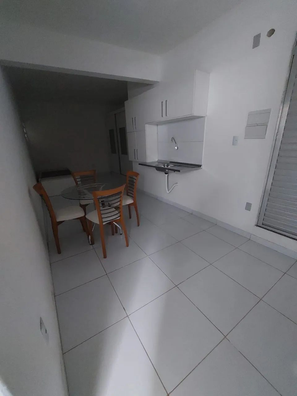 Alugo kitnet mobiliada no centro da cidade 