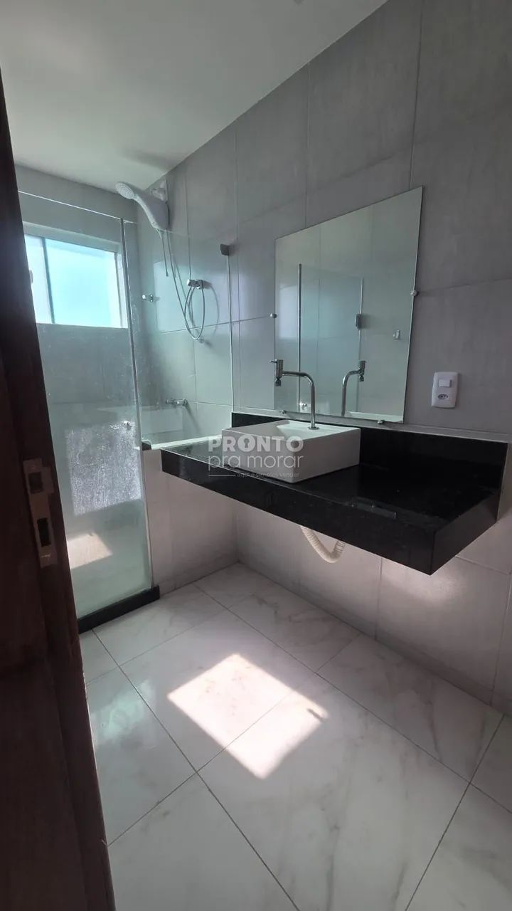 Casa de Condomínio com 5 quartos em Ponto Alto