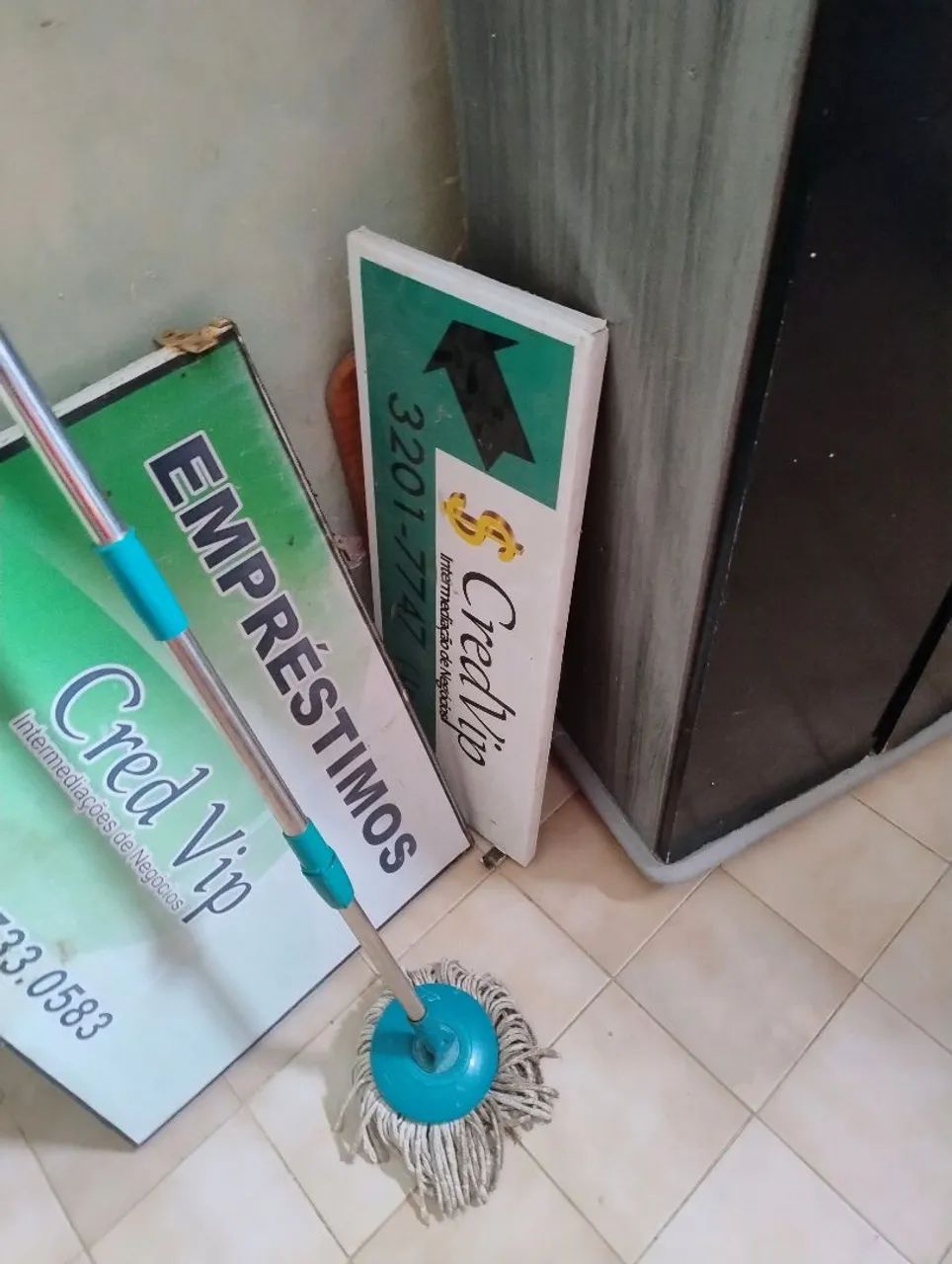 Placas bandeiras e sinalização de lojas  - Foto 5