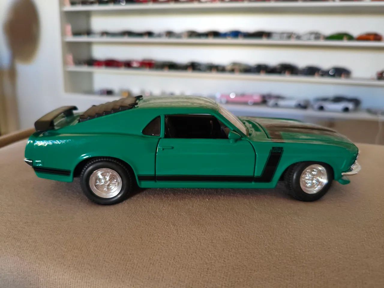 Miniatura Mustang Boss - 1:24 - Foto 3