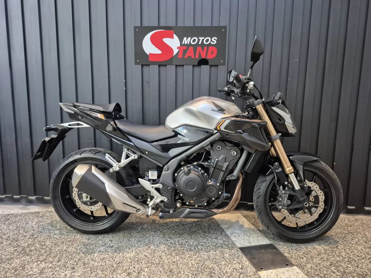 Honda CB 500F 450 cc 
