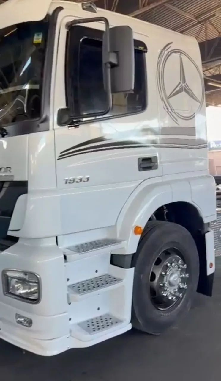 MB 1933 2013. 4x2. *** Financia  - Foto 4