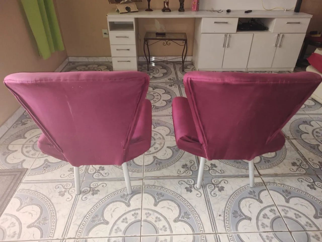 2 poltronas princesa cor vinho para sala ou quarto  - Foto 2