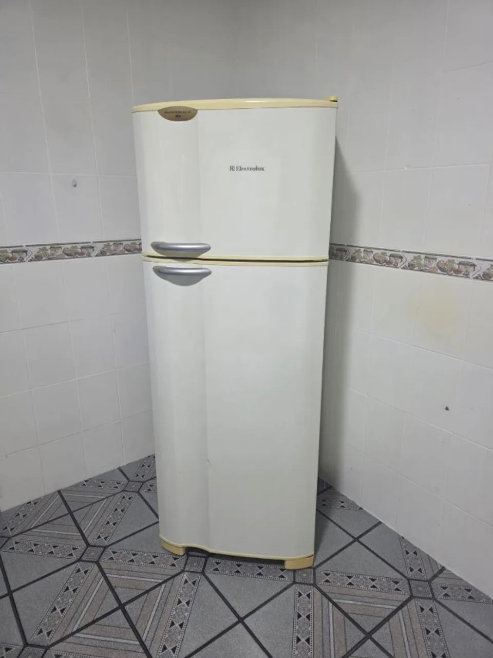 GELADEIRA ELECTROLUX