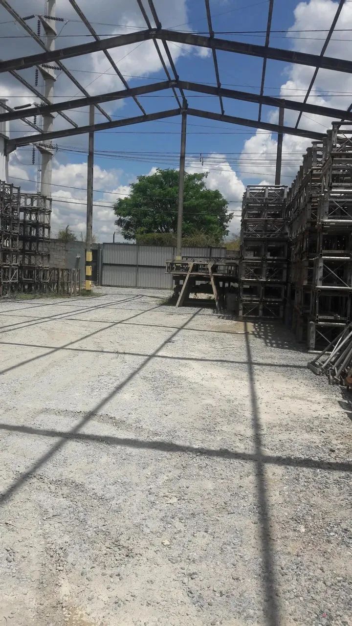 Galpão à venda em Araçariguama, Distrito Industrial, com 2800 m²