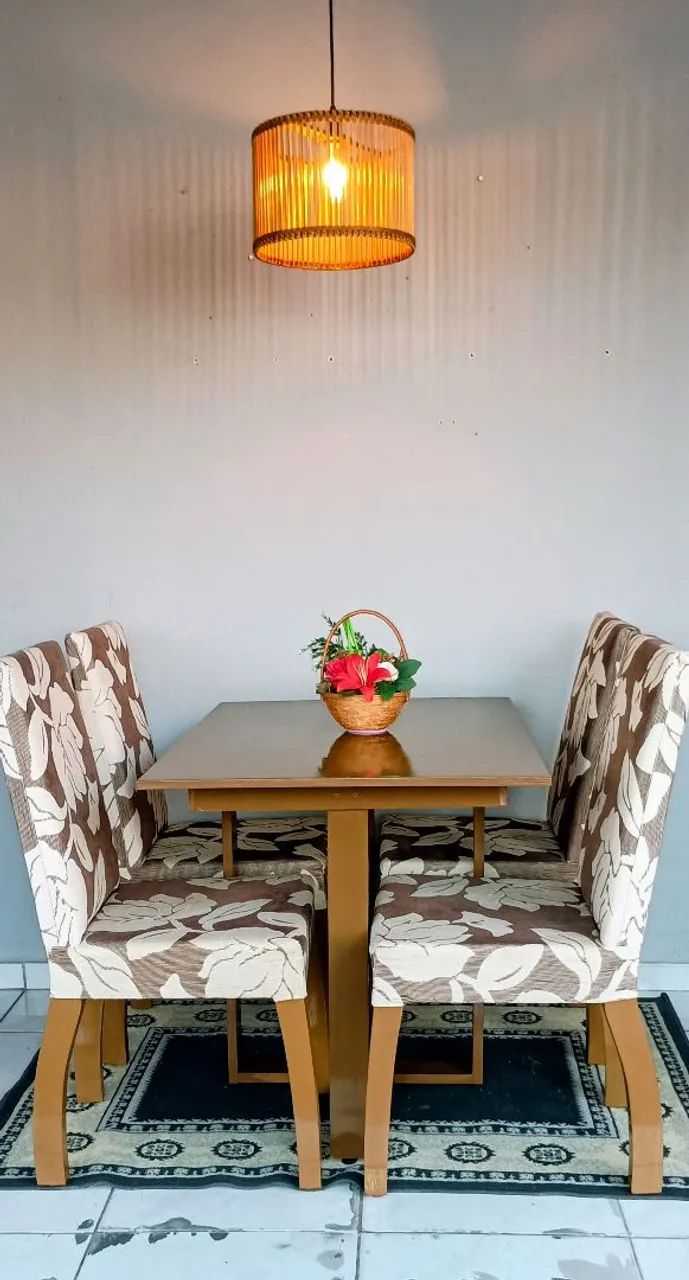 Conjunto de mesa de jantar em madeira - Foto 2