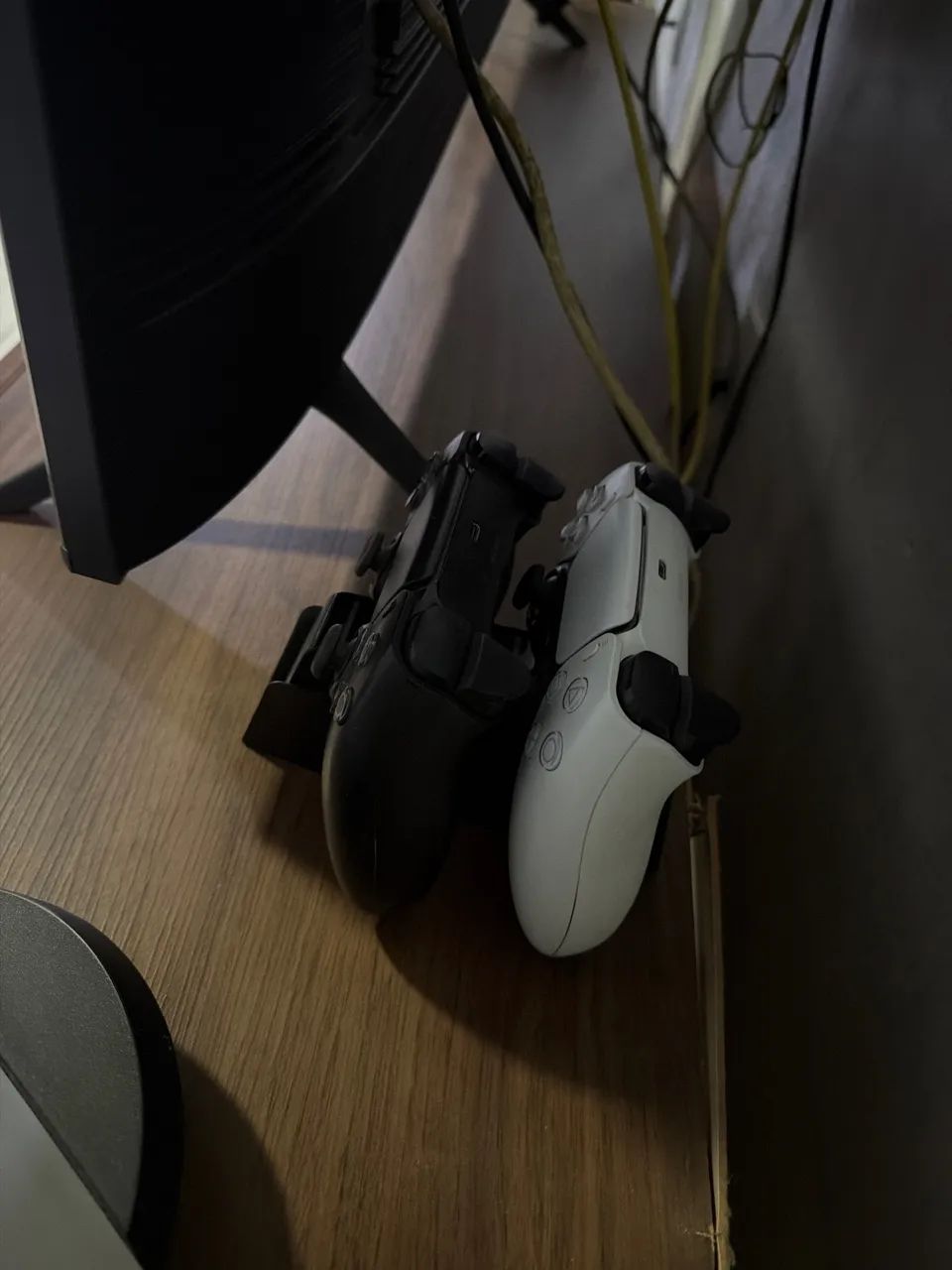 PS5 + Controles + Base Carregador - Foto 2