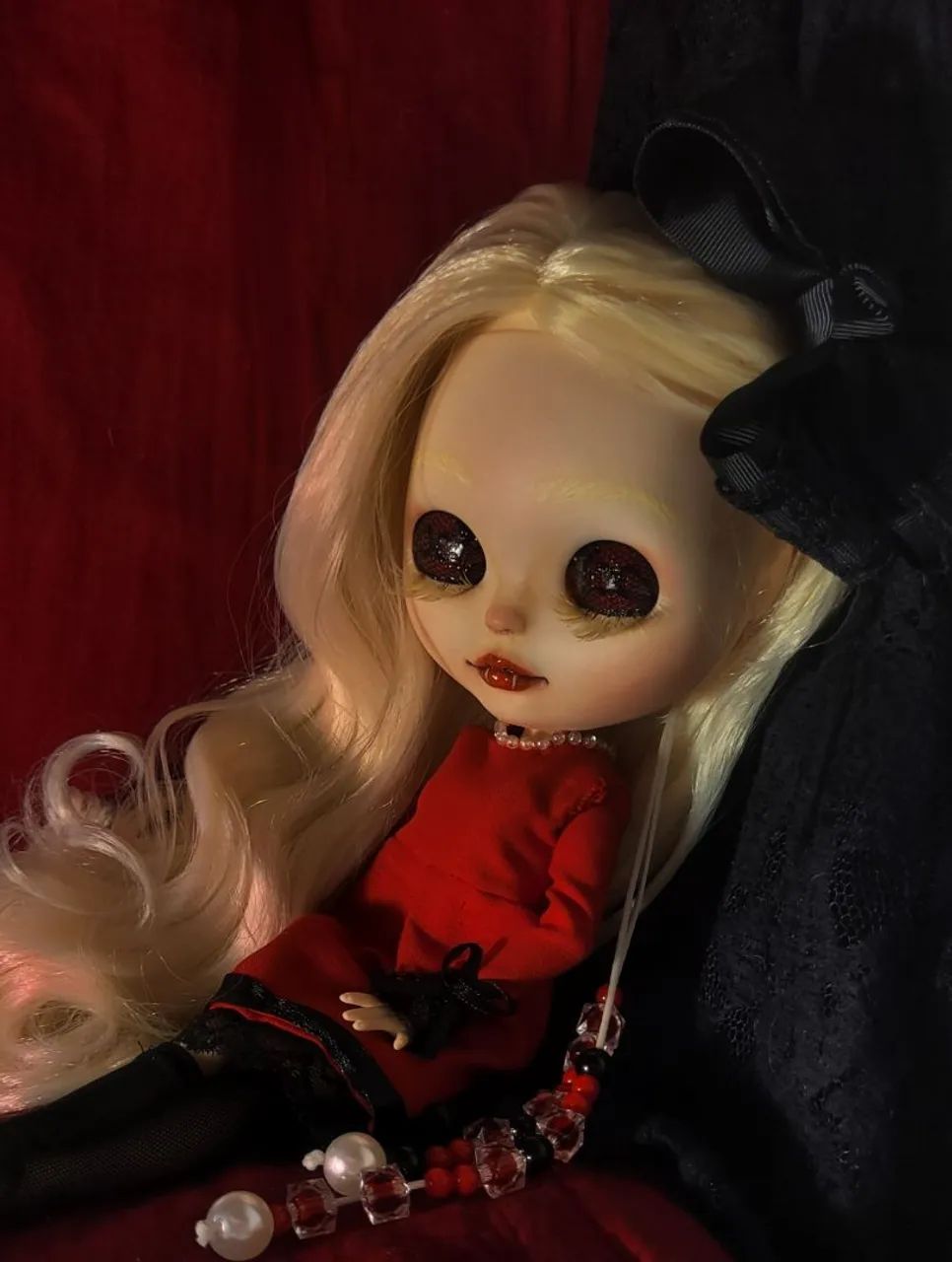 Boneca Blythe doll customizada Vampira  - Foto 2
