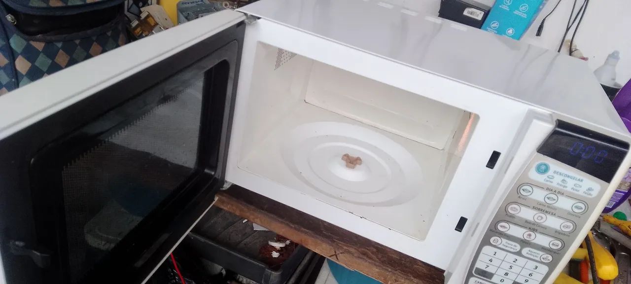 Microondas Eletrolux 23 lts - Foto 3