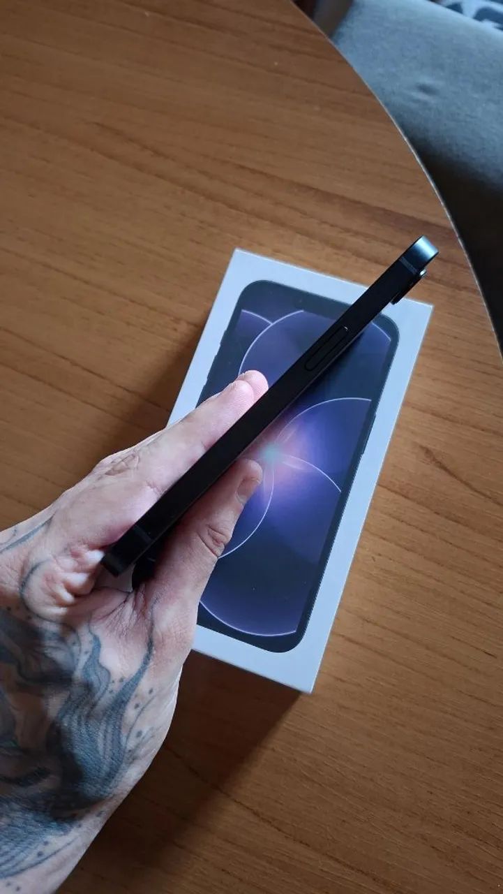 IPHONE 17E 1 MES DE USO - Foto 4