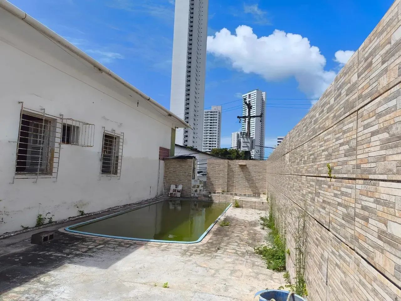 ALUGO CASA COM 6 QUARTOS NO BAIRRO DA TORRE / RECIFE - Foto 3