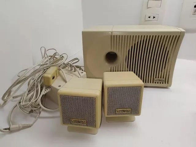 Caixas de Som Cambridge Soundworks