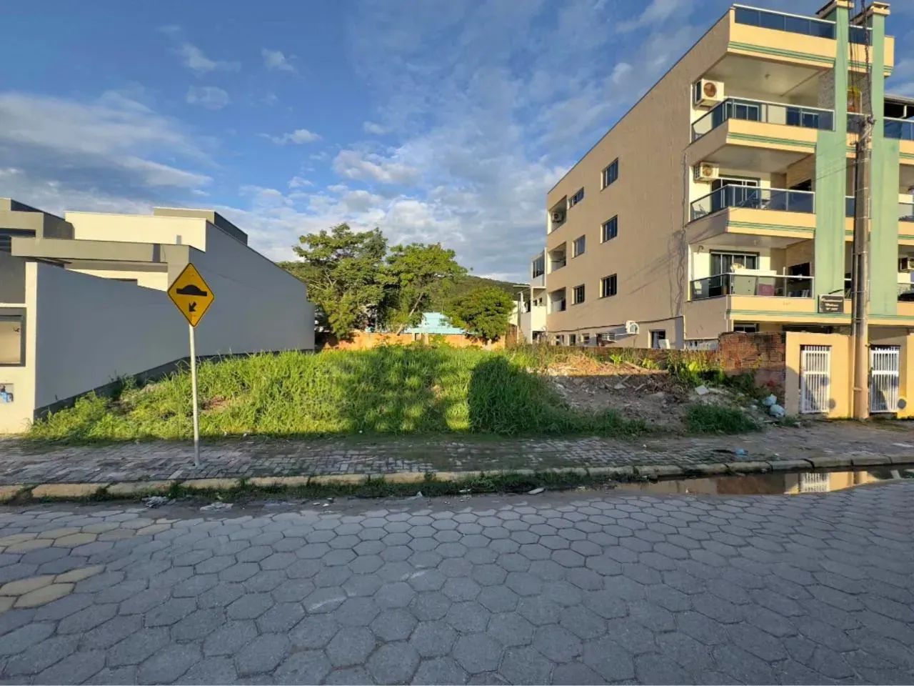 Terreno para venda com 280m² - Bombinhas - SC
