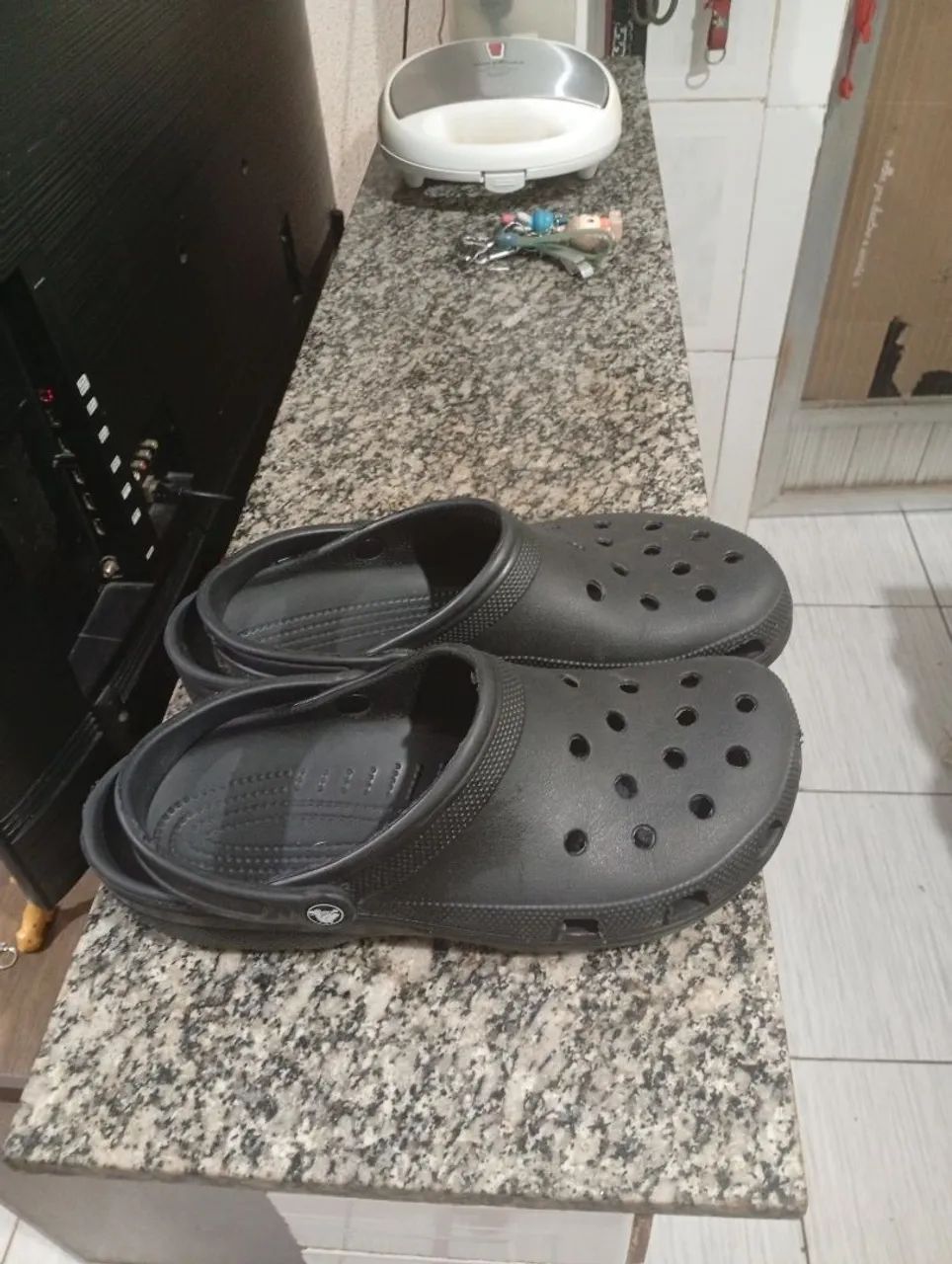 Crocs classic preta - Foto 3