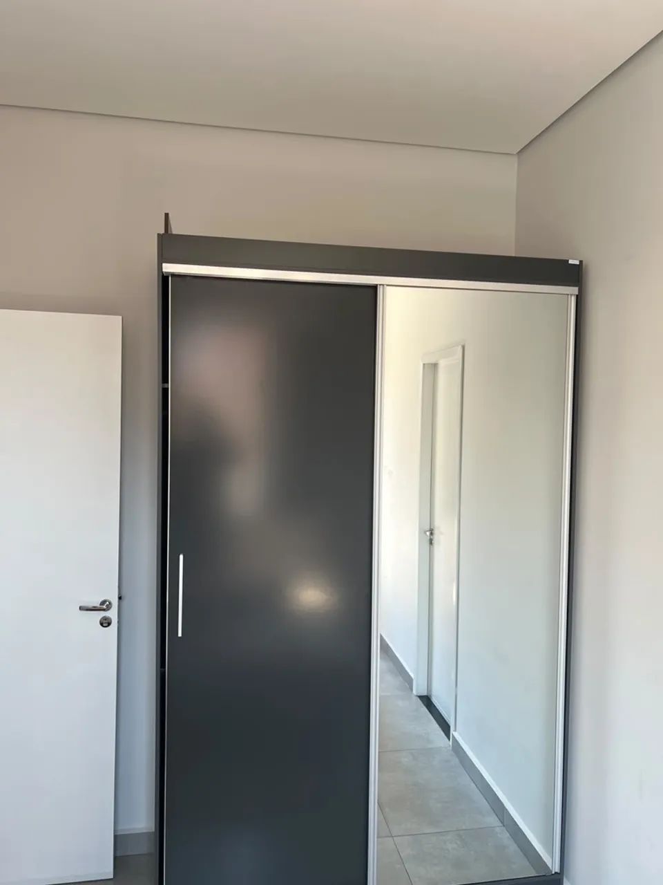 Guarda-roupa com espelho - Foto 3