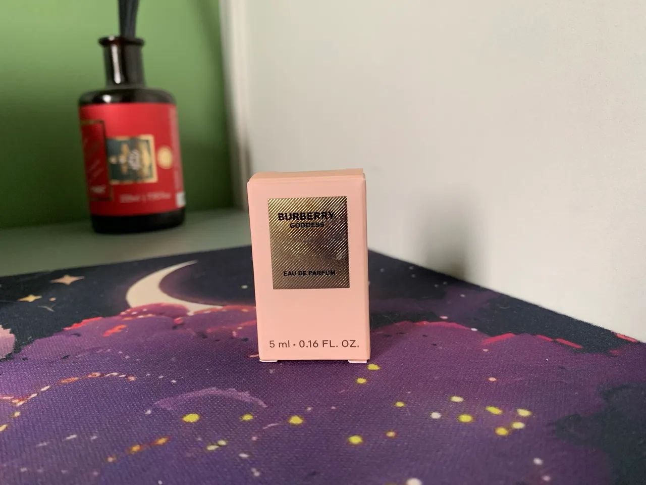 Miniatura Burberry Goddess Eau de Parfum Feminino 5ml - Foto 3