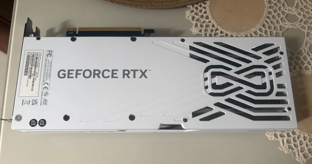 RTX 5070 PALIT WHITE - Foto 2