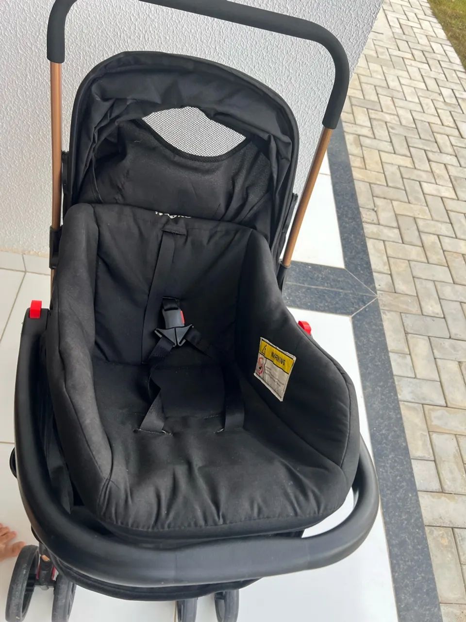 Conjunto carrinho de bebê, com bebê conforto  - Foto 3