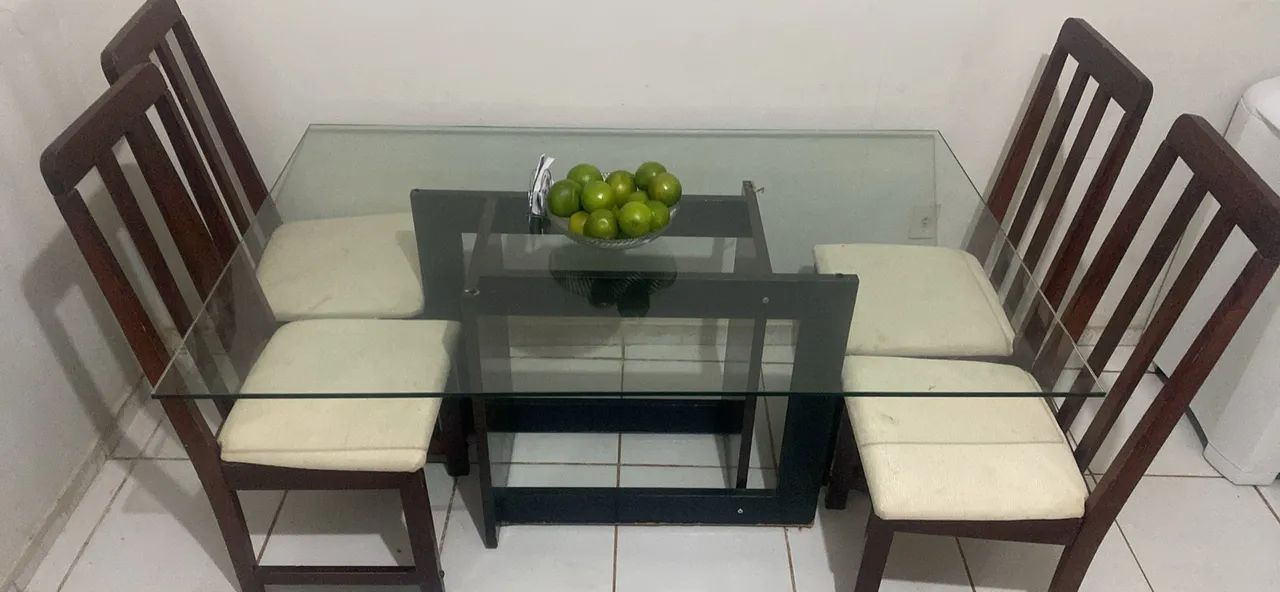 Mesa de vidro com 4 cadeiras - Foto 4