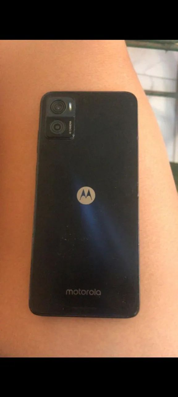 Moto E22, pegando perfeitamente. Esses trincos é só na película. 230 reais  - Foto 2