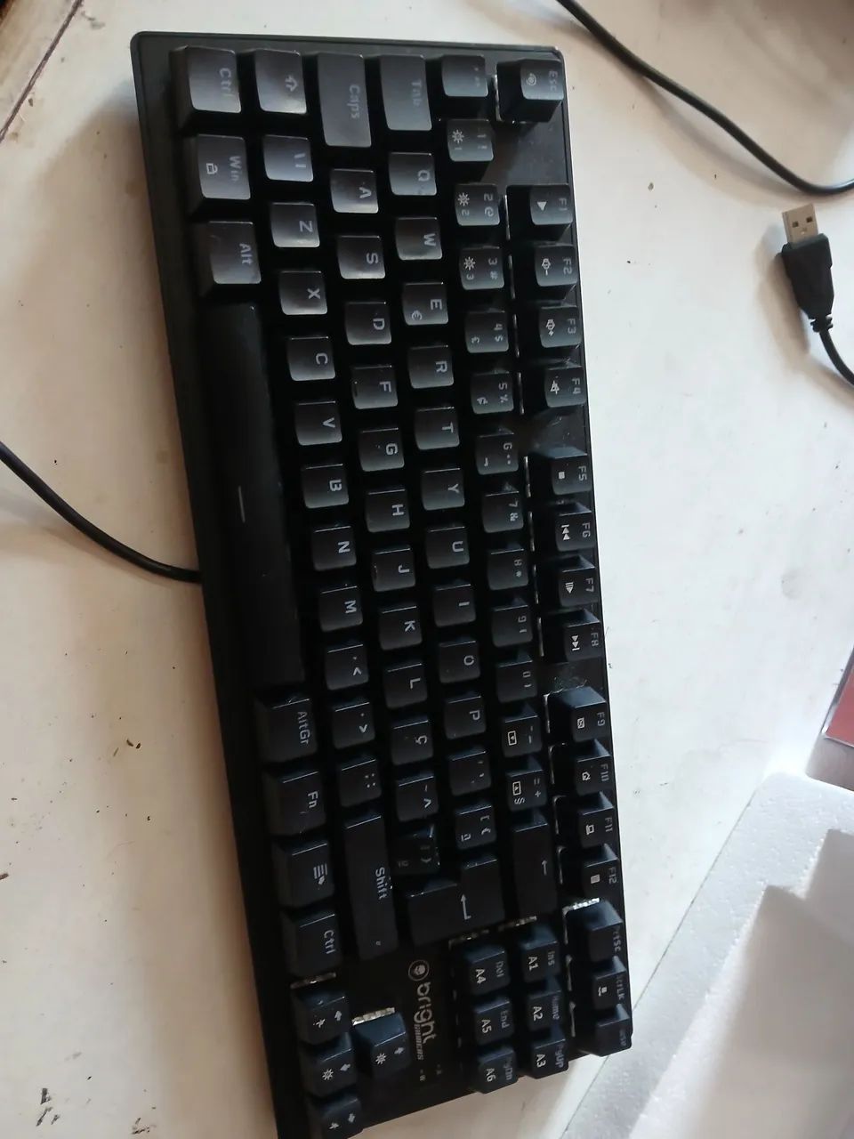 Teclado mecânico com defeito 