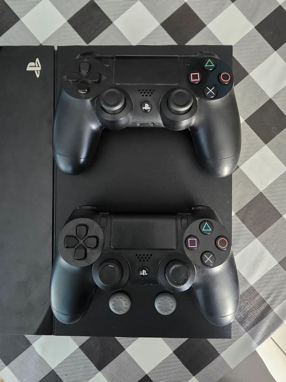 PS4 Fat + 2 Controles + Jogos