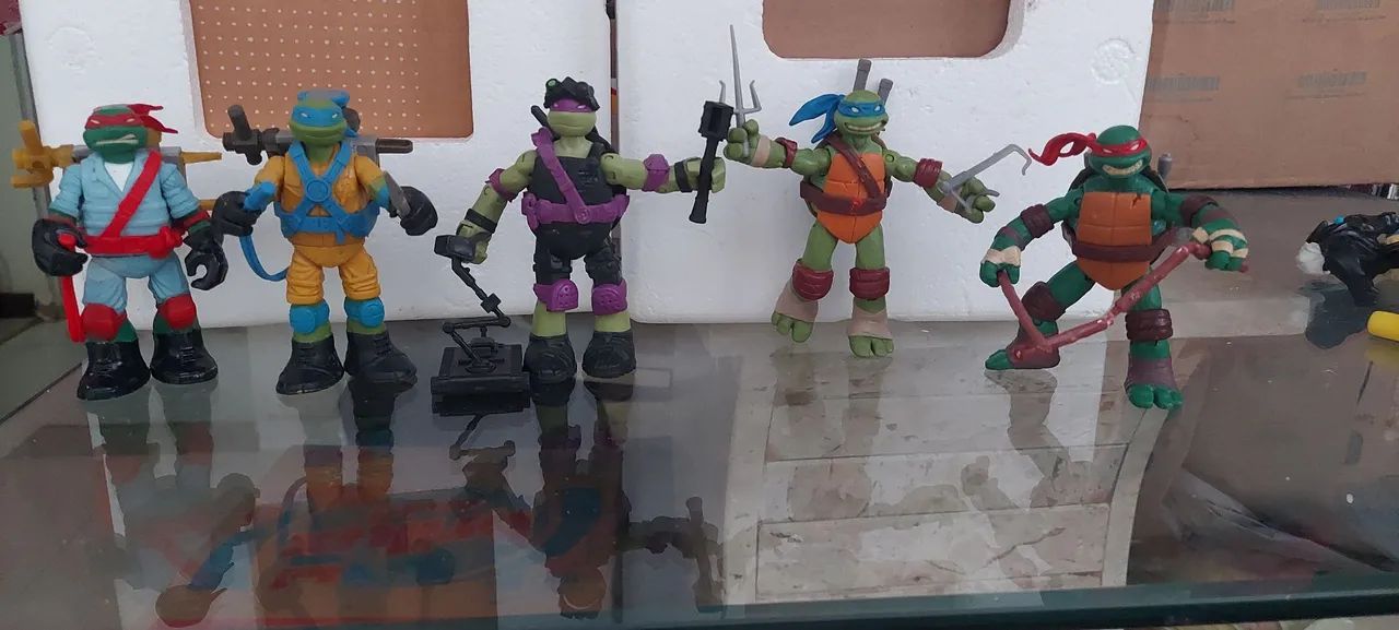 Lote com 5 Bonecos Tartaruga Ninja originais da marca Viacom 