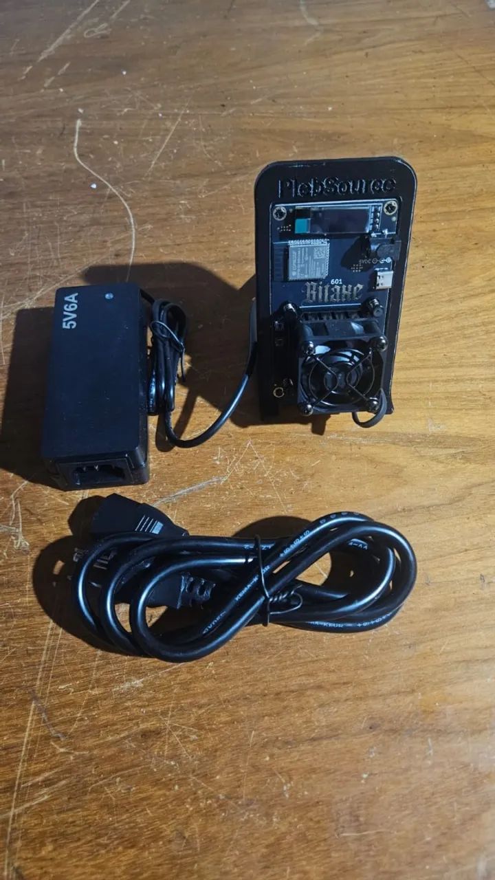 Mini Mineradora Bitcoin Bitaxe 601 PlebSource (Completa com Fonte 5V 6A)