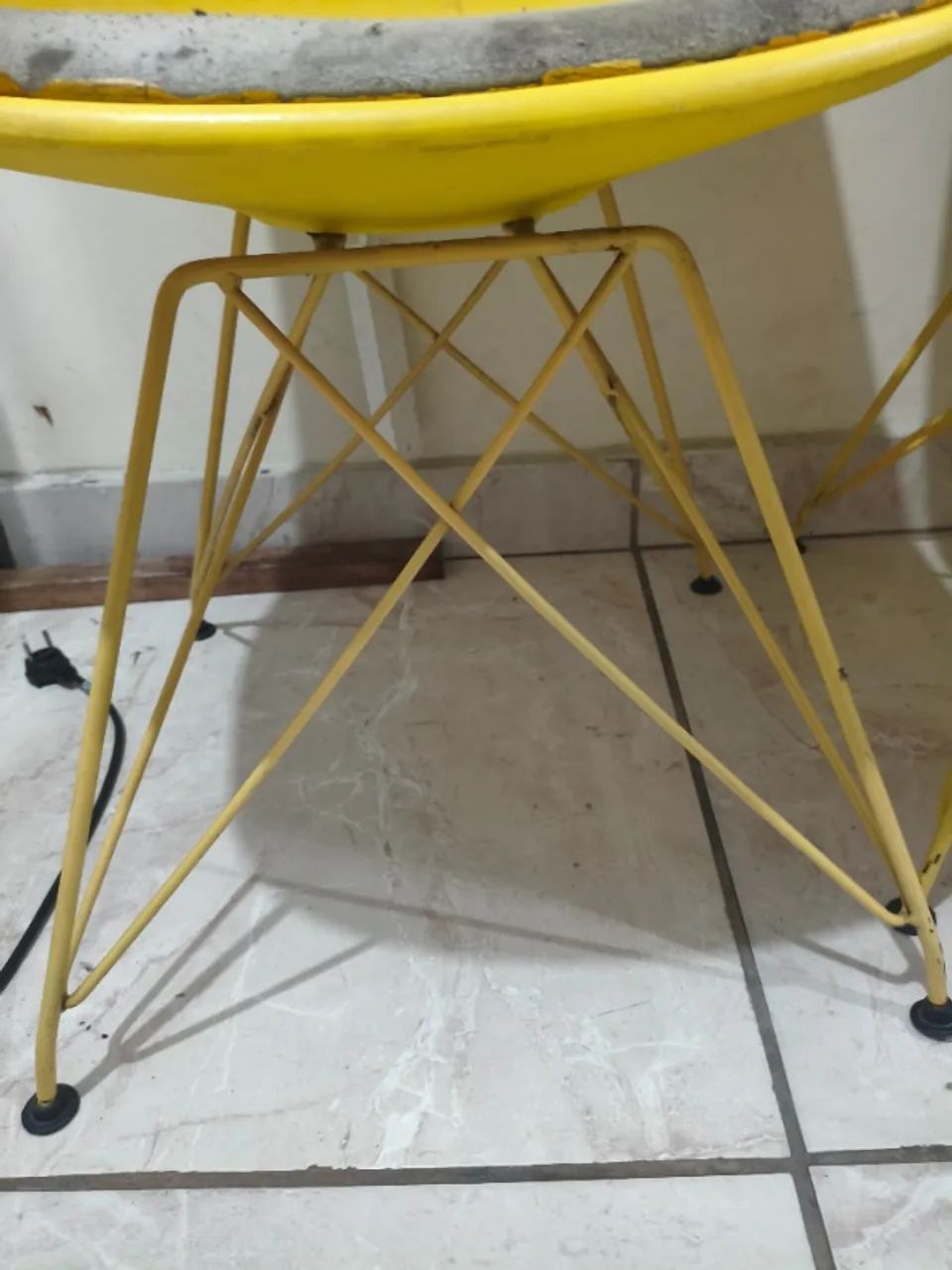 Cadeiras Amarelas - Foto 4