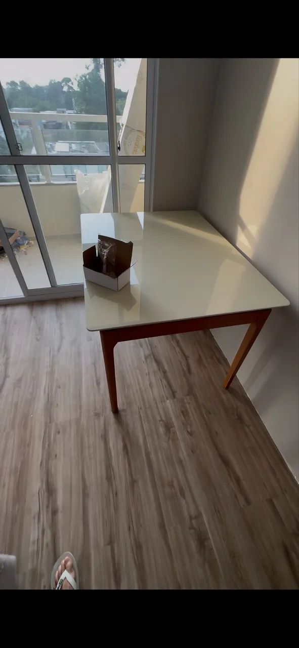 Dining Table465546509917235200