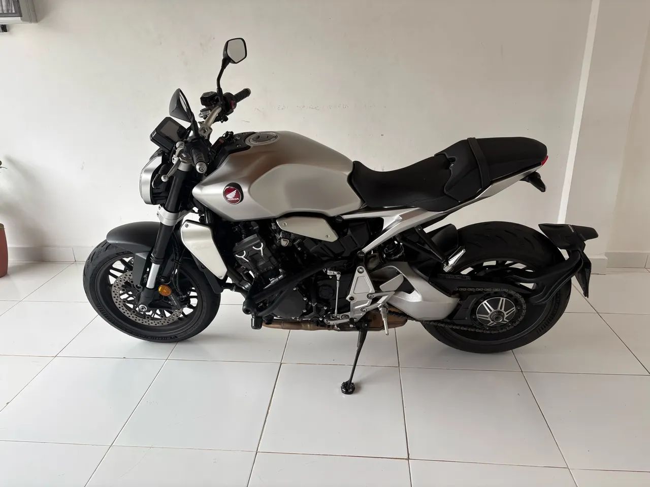 CB 1000R - Foto 3