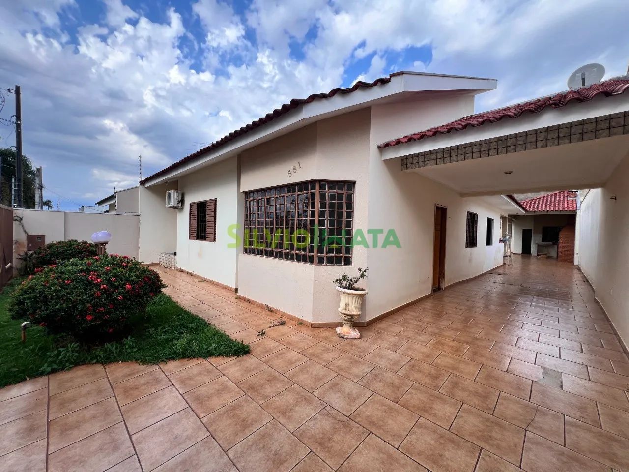 EXCELENTE CASA AMPLA, 03 QUARTOS SENDO 01 SUÍTE PARA MORAR, PRÓXIMO DA AV. DR. ALEXANDRE R - Foto 2