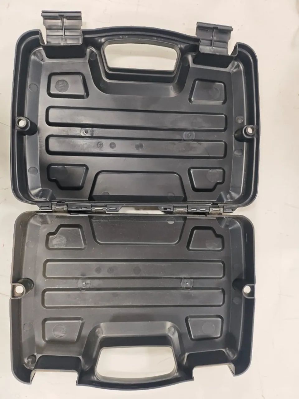 Maleta Plástica Rígida Preta Multiuso para Ferramentas e Equipamentos - Foto 2