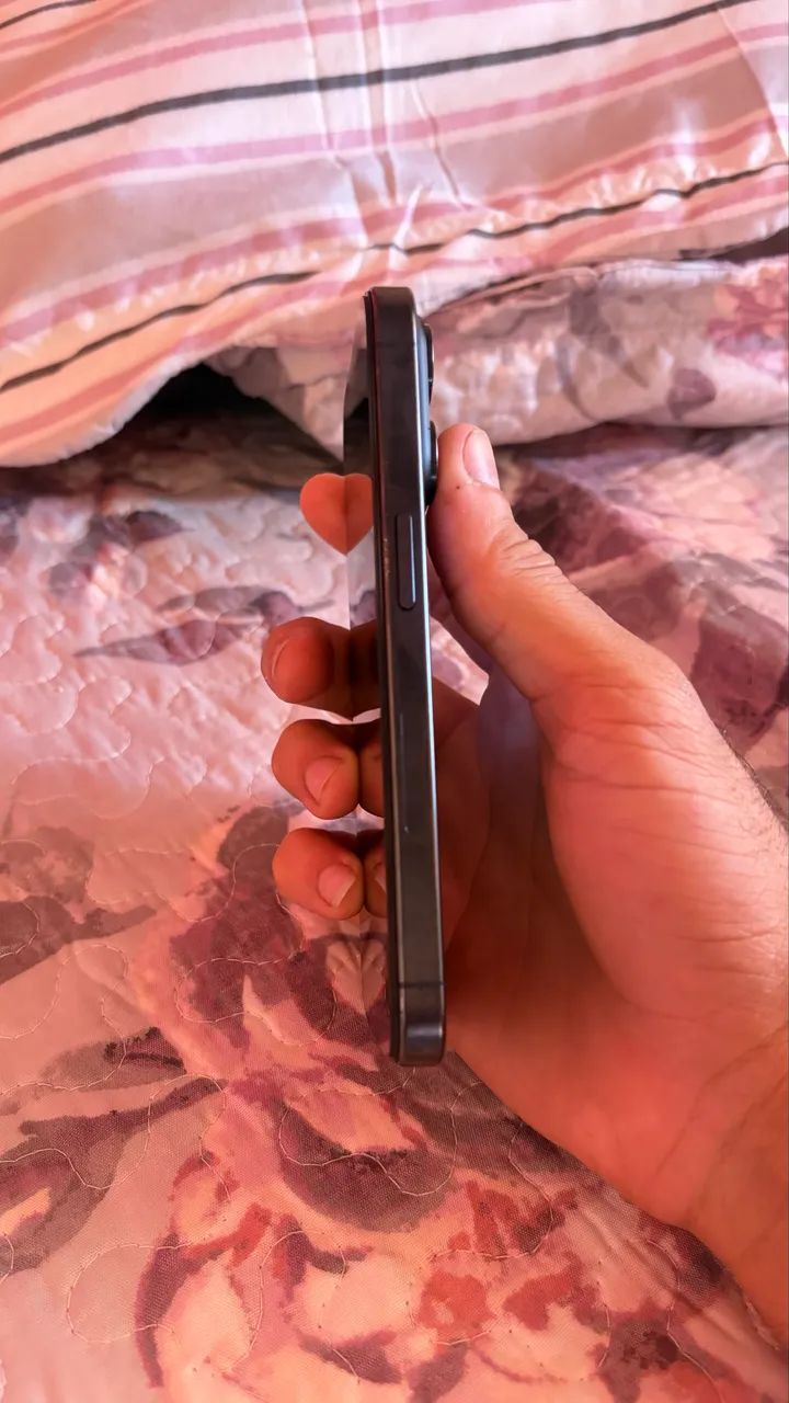 IPHONE 15 Pro - Foto 2