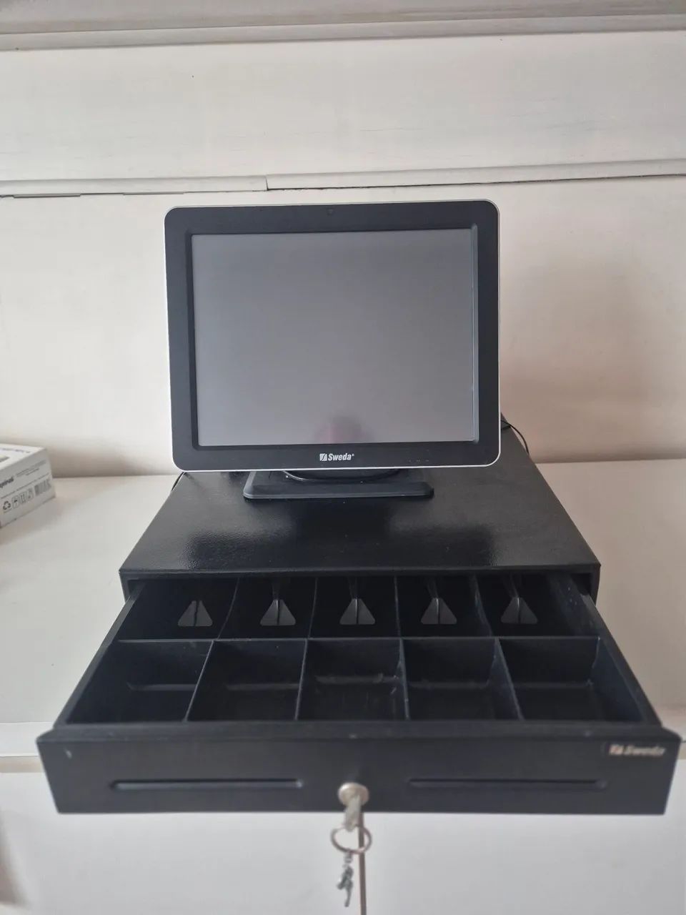Monitor touch-screen sweda  LCD com gaveta dinheiro 
