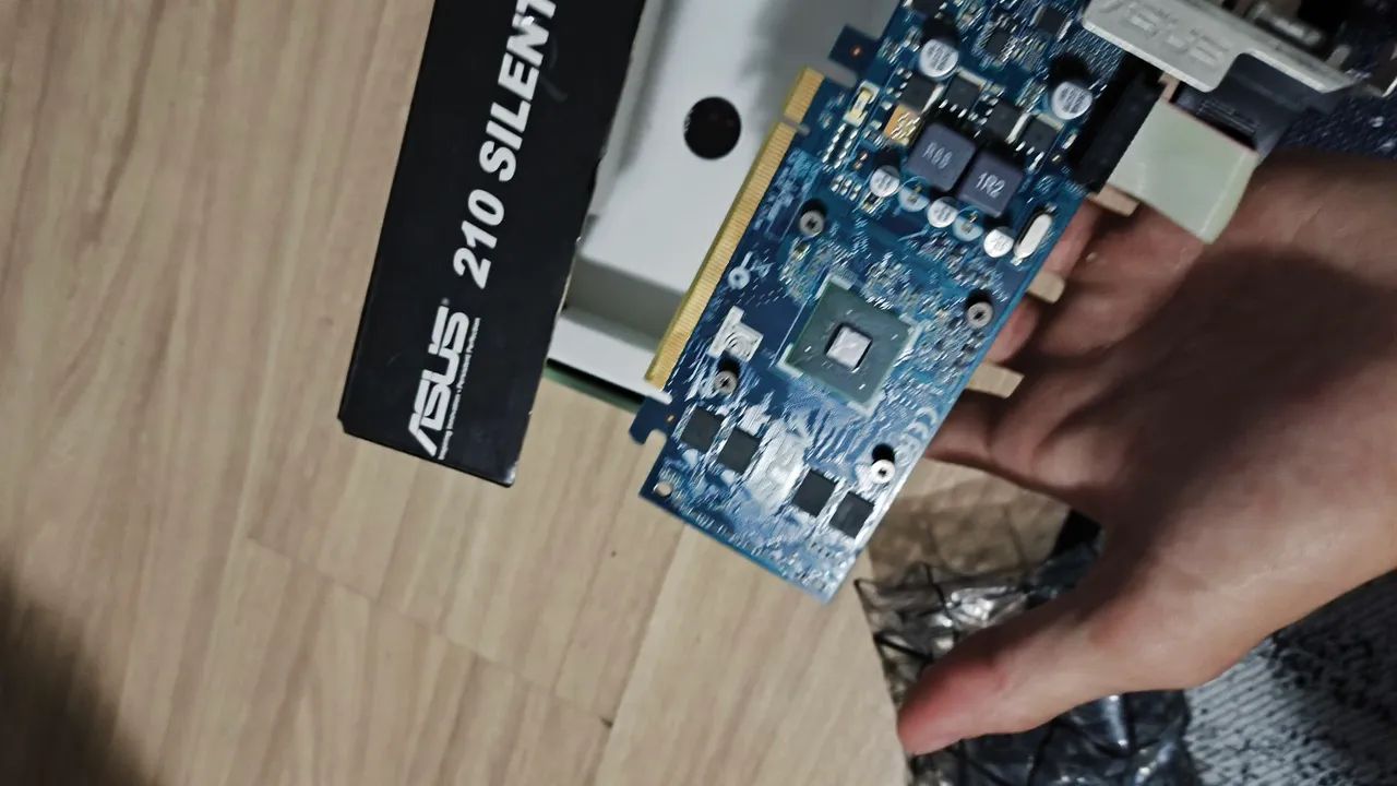 Placa de vídeo Asus nunca usada - Foto 2
